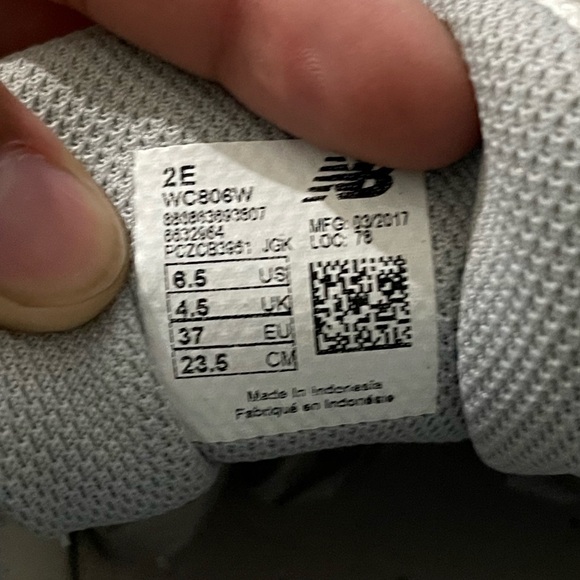 New Balance 806 - Picture 8 of 9